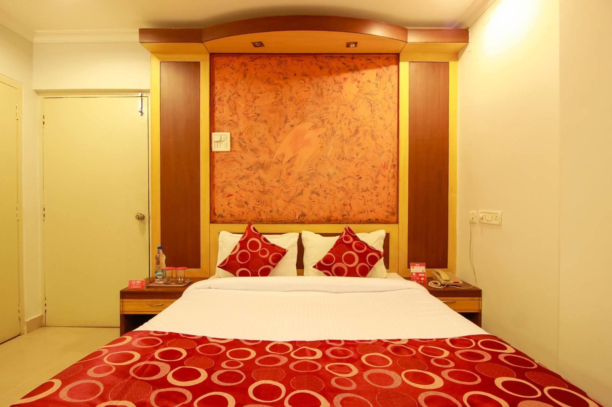 Balaji Residency Hotel Hyderabad Bagian luar foto