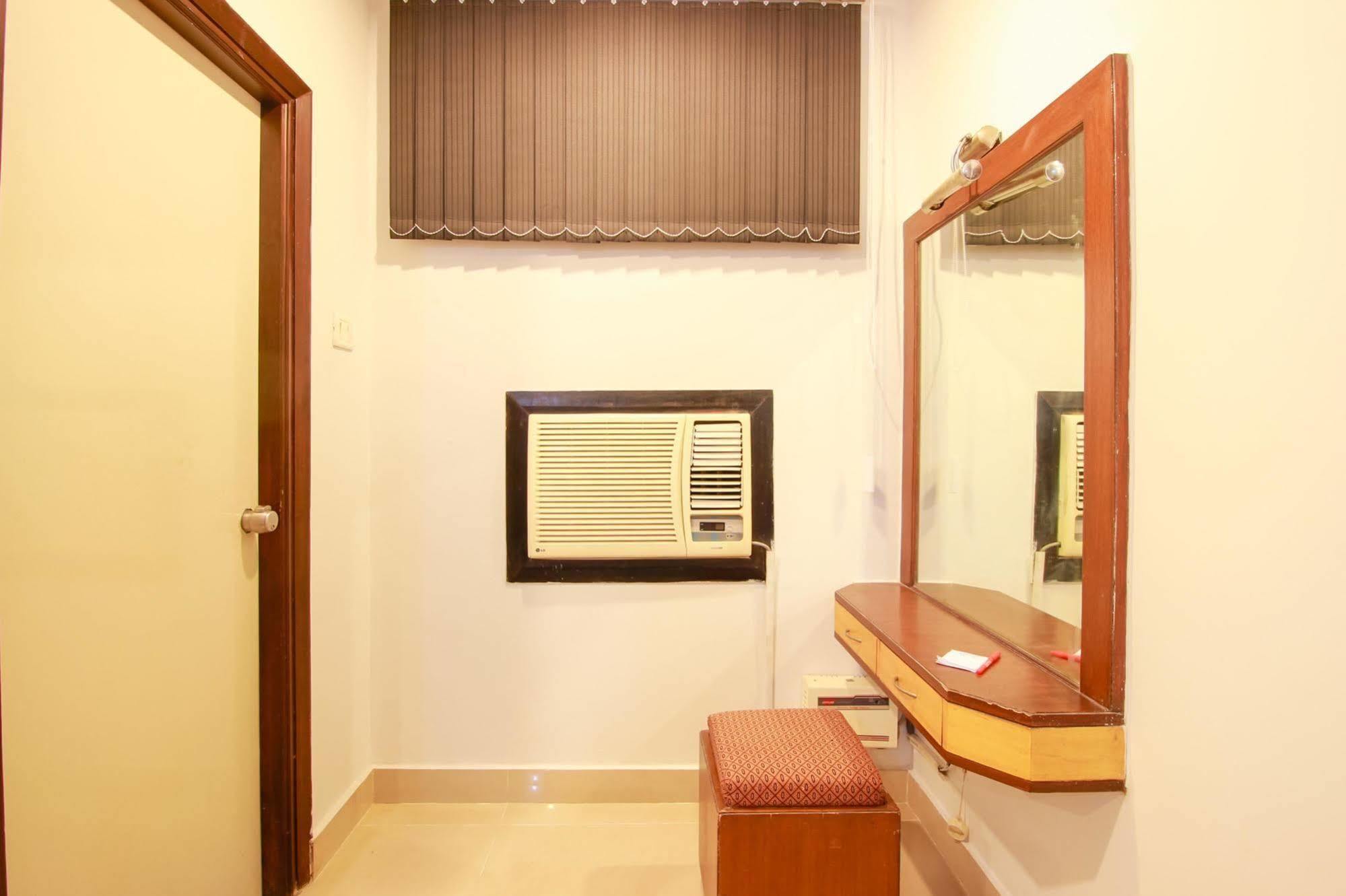 Balaji Residency Hotel Hyderabad Bagian luar foto